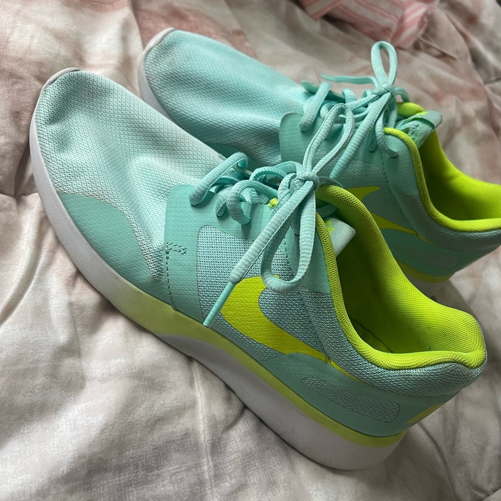 Women’s Nike Kaishi Sneakers